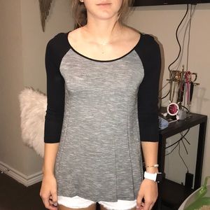 Black and gray comfy Tee